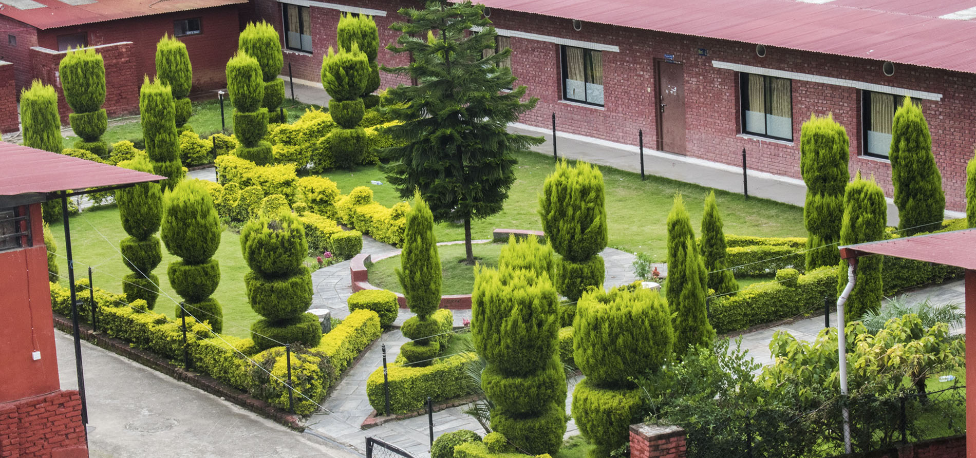 इन्जिनियरिङमा अब्बल– युनिभर्सल